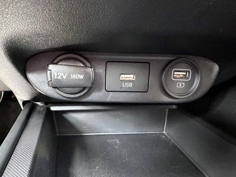 Used 2023 Hyundai Elantra SE FWD image 24