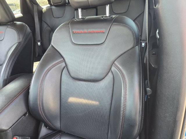 Used 2022 Jeep Cherokee Trailhawk w/ Premium Leather Package AWD/4WD image 15