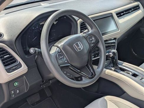 Used 2019 Honda HR-V EX image 8
