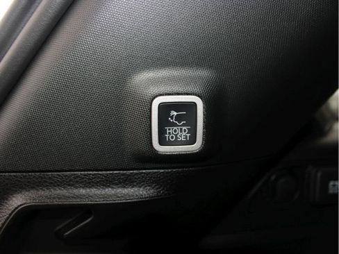 New 2025 Jeep Grand Cherokee Limited w/ Luxury Tech Group II image 30