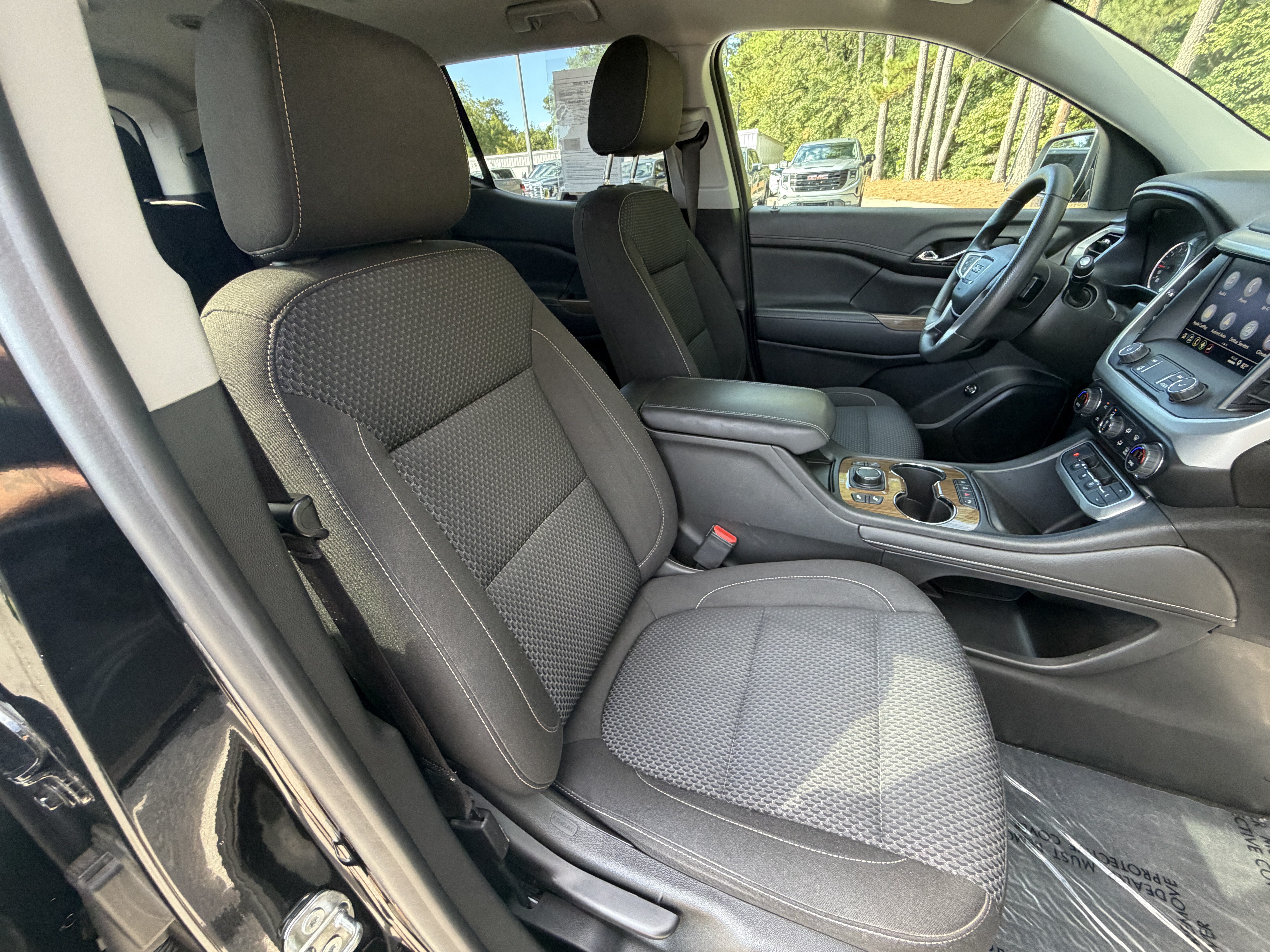Used 2021 GMC Acadia SLE w/ Driver Convenience Package FWD image 21
