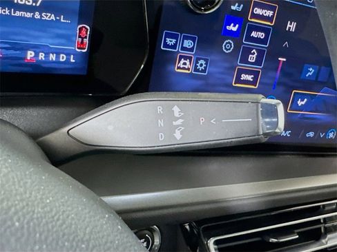 Certified 2025 Chevrolet Traverse LT image 15