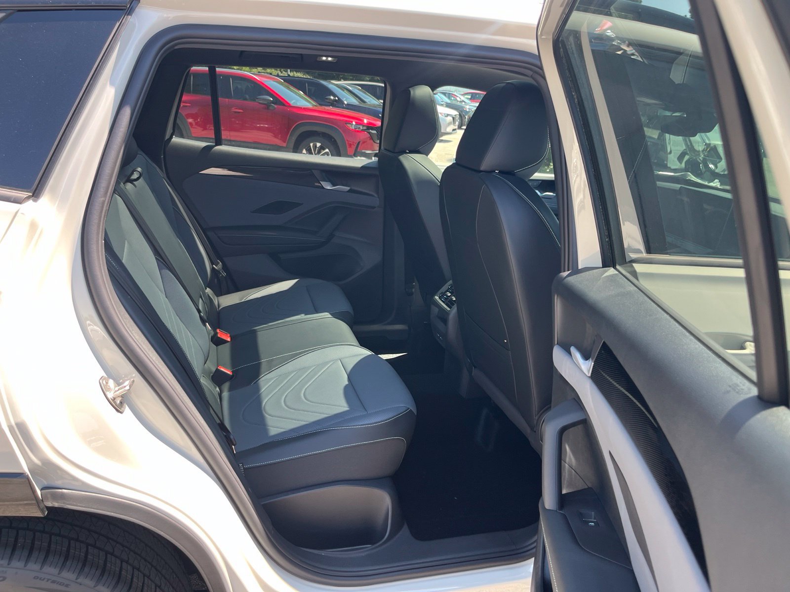 New 2026 Volkswagen Tiguan SE R-Line FWD image 26