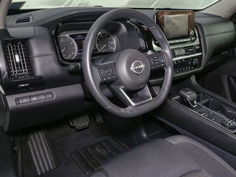 Used 2024 Nissan Pathfinder SV image 20