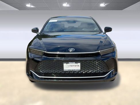 Used 2024 Toyota Crown Limited image 6