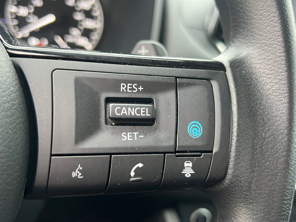 Used 2021 Nissan Rogue SV FWD image 12