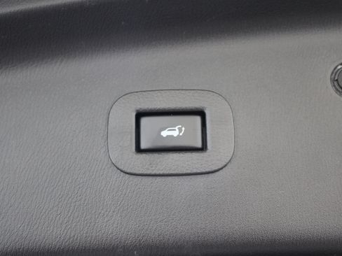 Used 2011 INFINITI QX56 4WD w/ Deluxe Touring Pkg image 28
