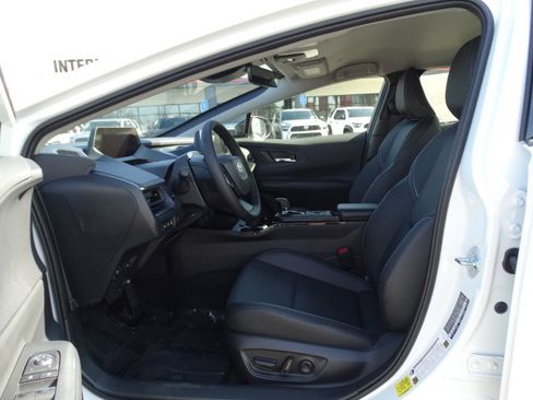 New 2026 Toyota Prius Plug-In Hybrid image 10