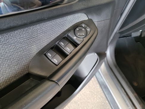 Used 2023 Chevrolet TrailBlazer LT AWD/4WD image 12
