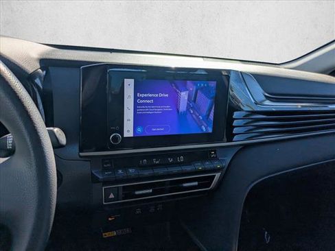 Used 2025 Toyota Camry LE image 13