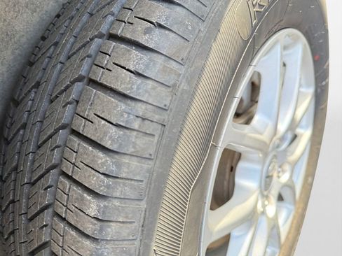 Certified 2025 Chrysler Pacifica Select image 19