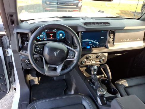 Used 2025 Ford Bronco Badlands AWD/4WD image 7
