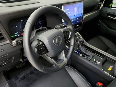 Used 2026 Lexus GX 550 w/ Accessory Package (2T) AWD/4WD image 50