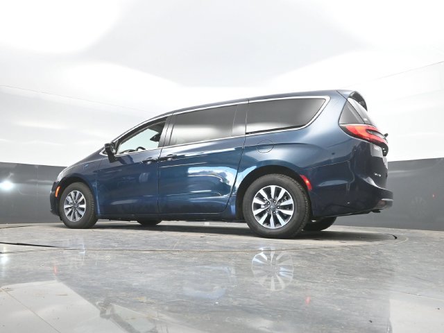 Used 2024 Chrysler Pacifica Limited FWD image 50