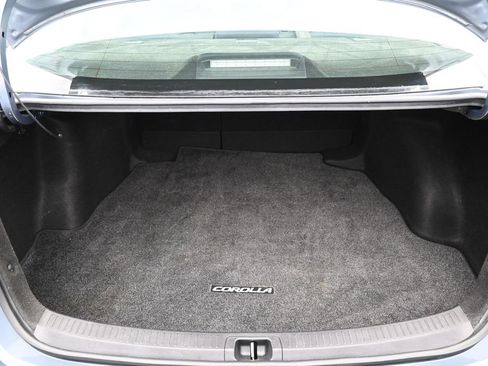 Used 2021 Toyota Corolla LE w/ Carpet Mat Package (TMS) FWD image 31