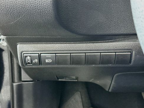 Used 2025 Toyota Corolla LE FWD image 16