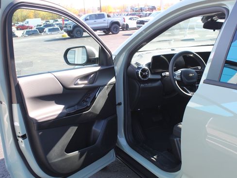 New 2026 Chevrolet Equinox LT image 8