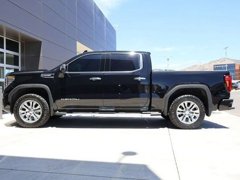 Used 2023 GMC Sierra 1500 Denali w/ Technology Package AWD/4WD image 9