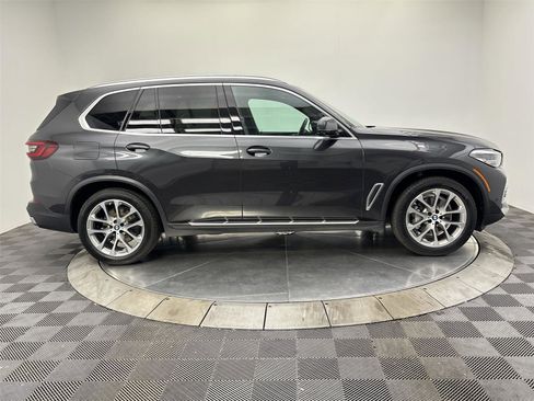 Used 2022 BMW X5 xDrive40i w/ Premium Package image 17