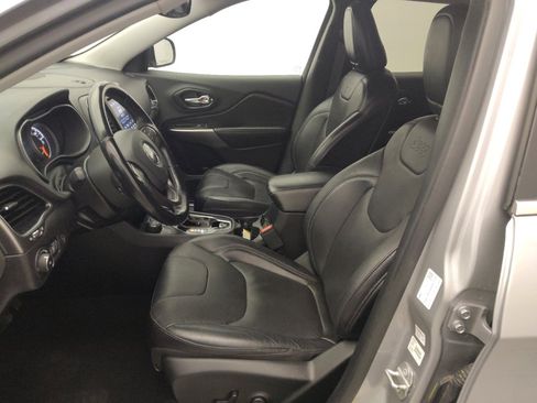 Used 2020 Jeep Cherokee Limited image 17