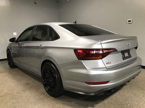 Used 2019 Volkswagen Jetta GLI FWD image 5