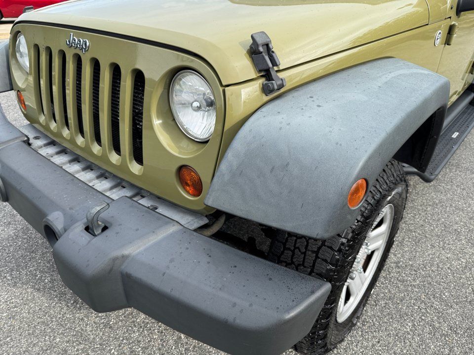 Used 2013 Jeep Wrangler Unlimited Sport w/ Connectivity Group AWD/4WD image 30