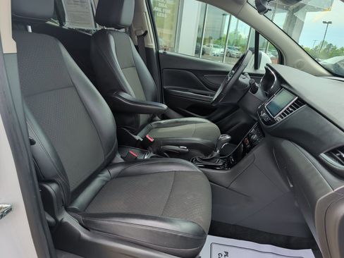 Used 2020 Buick Encore Preferred FWD image 21