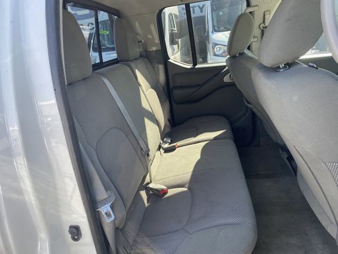 Used 2018 Nissan Frontier SV image 20