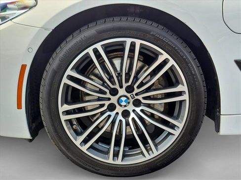 Used 2019 BMW 530e w/ M Sport Package RWD image 25