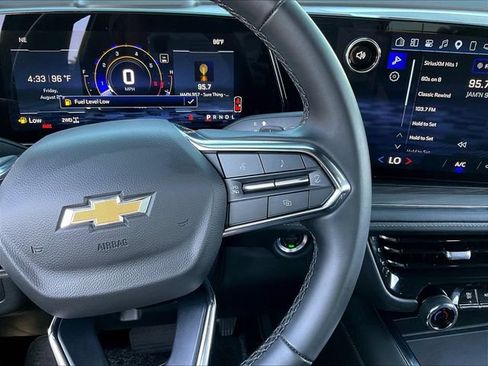 Certified 2025 Chevrolet Suburban LS AWD/4WD image 14