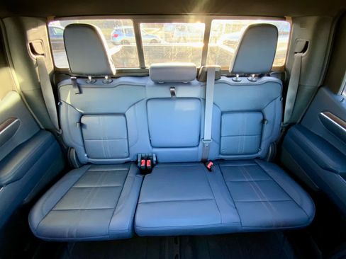 Used 2024 Chevrolet Silverado 1500 High Country w/ Technology Package image 31