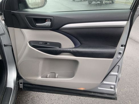 Used 2016 Toyota Highlander XLE image 59