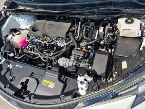 Used 2023 Toyota Sienna XLE FWD image 37