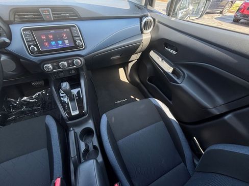 Used 2025 Nissan Versa SV FWD image 34