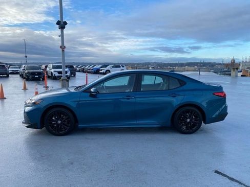 Certified 2025 Toyota Camry SE image 9