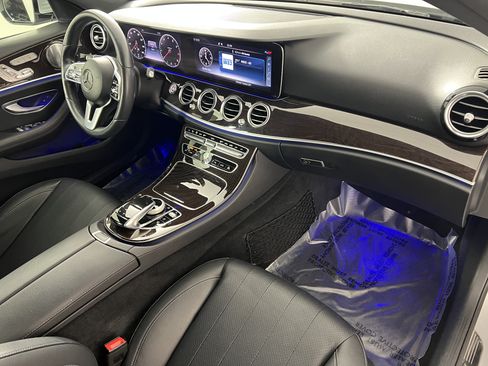 Certified 2019 Mercedes-Benz E 300 4MATIC image 26
