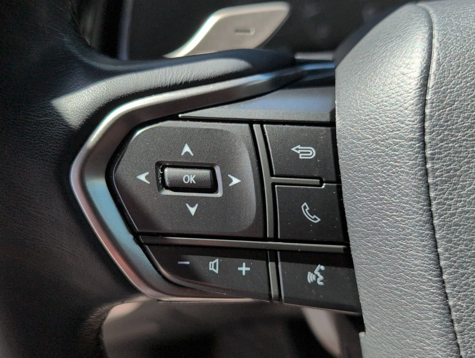 Used 2024 Lexus RX 350 Premium w/ Accessory Package (Z1) FWD image 11