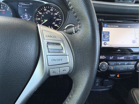 Used 2016 Nissan Rogue SL w/ SL Premium Package AWD/4WD image 14