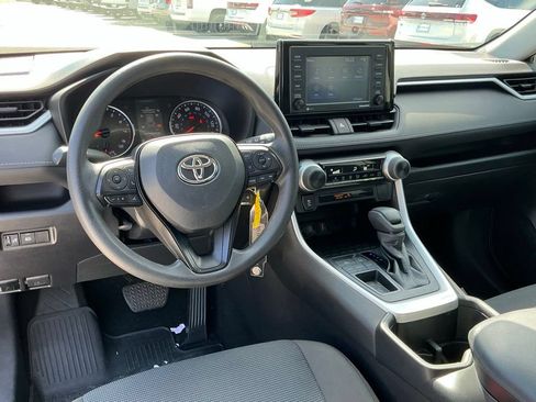 Used 2022 Toyota RAV4 LE FWD image 31