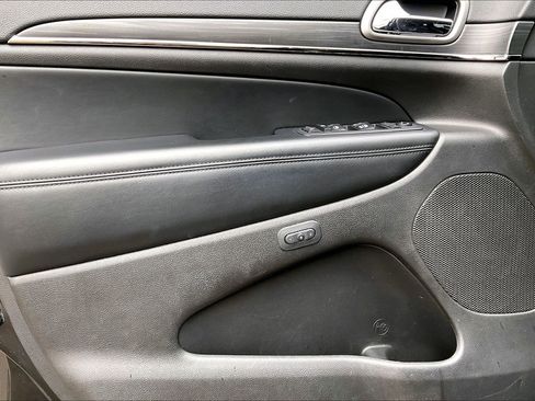 Used 2020 Jeep Grand Cherokee Limited X image 16