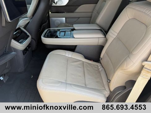 Used 2023 Lincoln Navigator Reserve AWD/4WD image 18