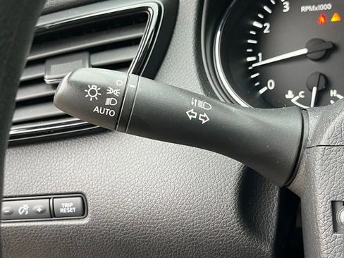 Used 2020 Nissan Rogue S image 19