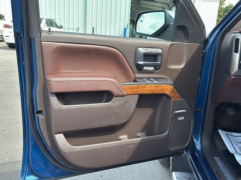 Used 2015 Chevrolet Silverado 1500 High Country w/ High Country Premium Package AWD/4WD image 14