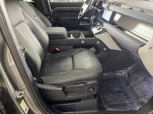 Used 2021 Land Rover Defender 110 S image 32