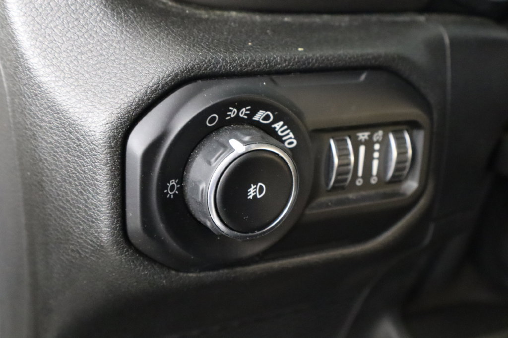 Used 2019 Jeep Wrangler Unlimited Sport w/ Technology Group AWD/4WD image 14