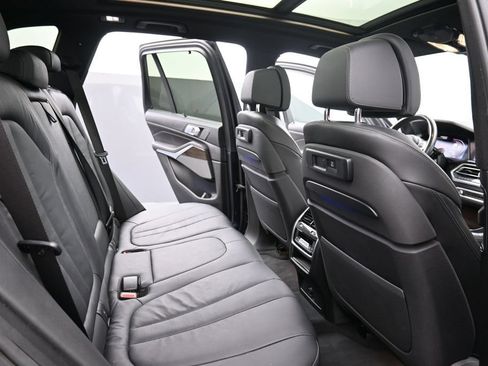 Used 2019 BMW X5 xDrive50i w/ M Sport Package AWD/4WD image 18