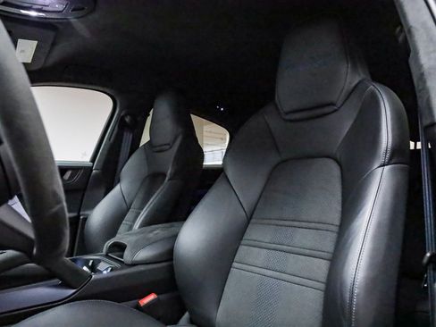 Used 2024 Porsche Cayenne Turbo GT image 5