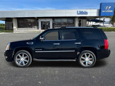 Used 2014 Cadillac Escalade Luxury image 6