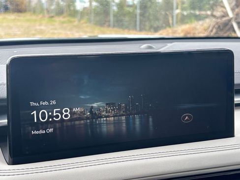 Used 2025 Genesis G70 2.5T image 21