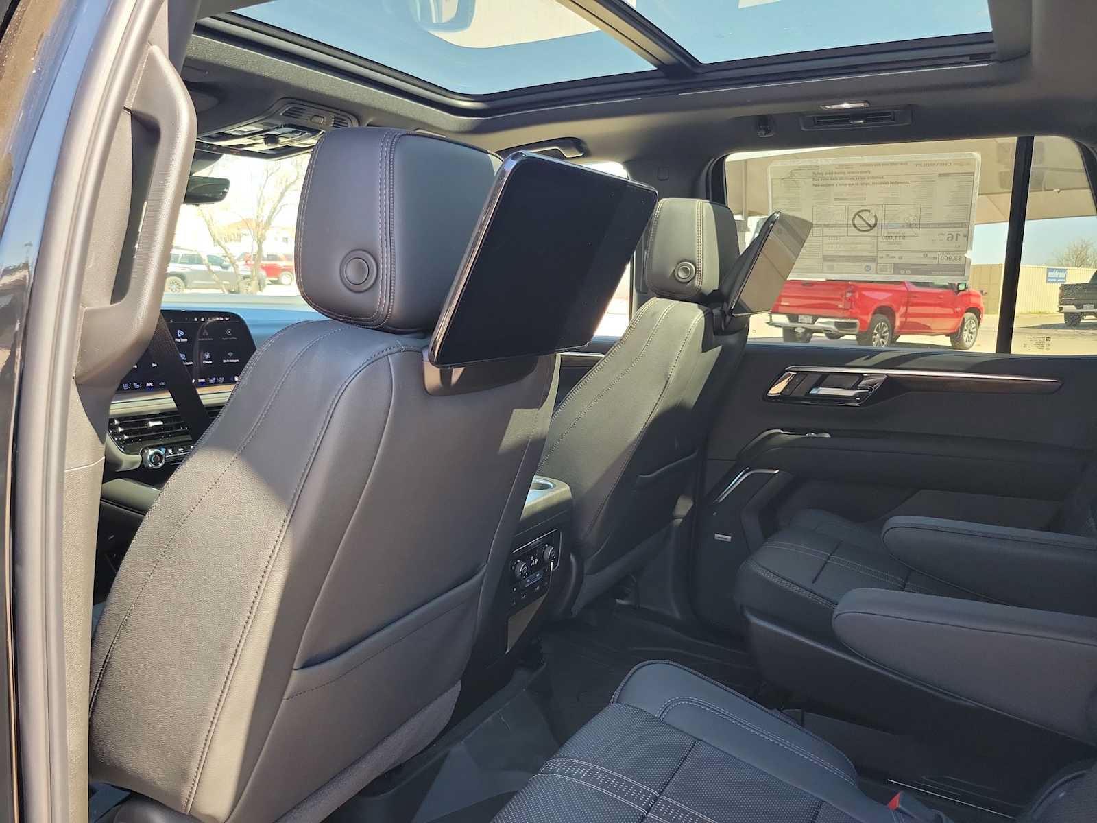 New 2026 Chevrolet Tahoe High Country AWD/4WD image 16